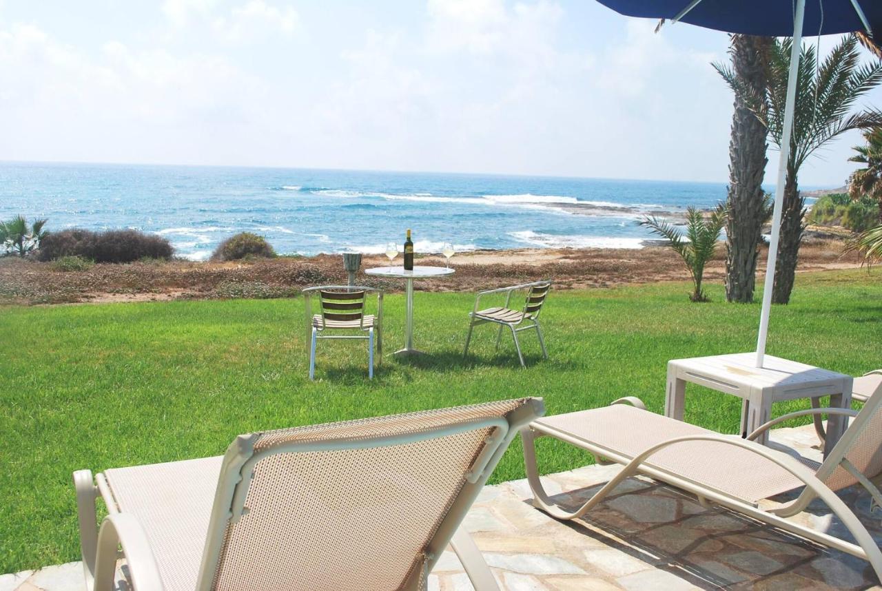 Sea Front Villa, Heated Private Pool, Amazing Location Paphos 323 基索内加 外观 照片