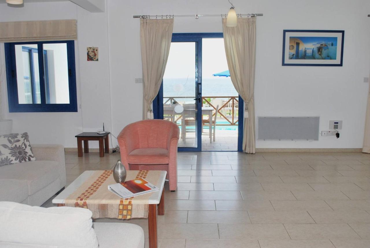 Sea Front Villa, Heated Private Pool, Amazing Location Paphos 323 基索内加 外观 照片