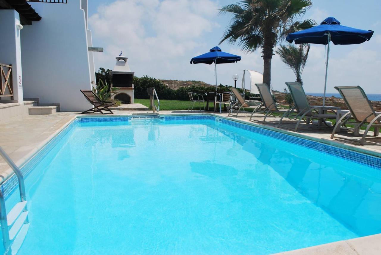 Sea Front Villa, Heated Private Pool, Amazing Location Paphos 323 基索内加 外观 照片