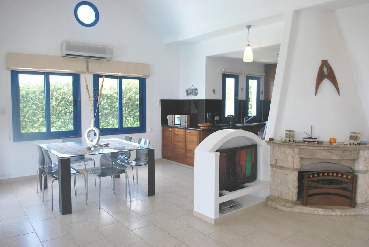 Sea Front Villa, Heated Private Pool, Amazing Location Paphos 323 基索内加 外观 照片